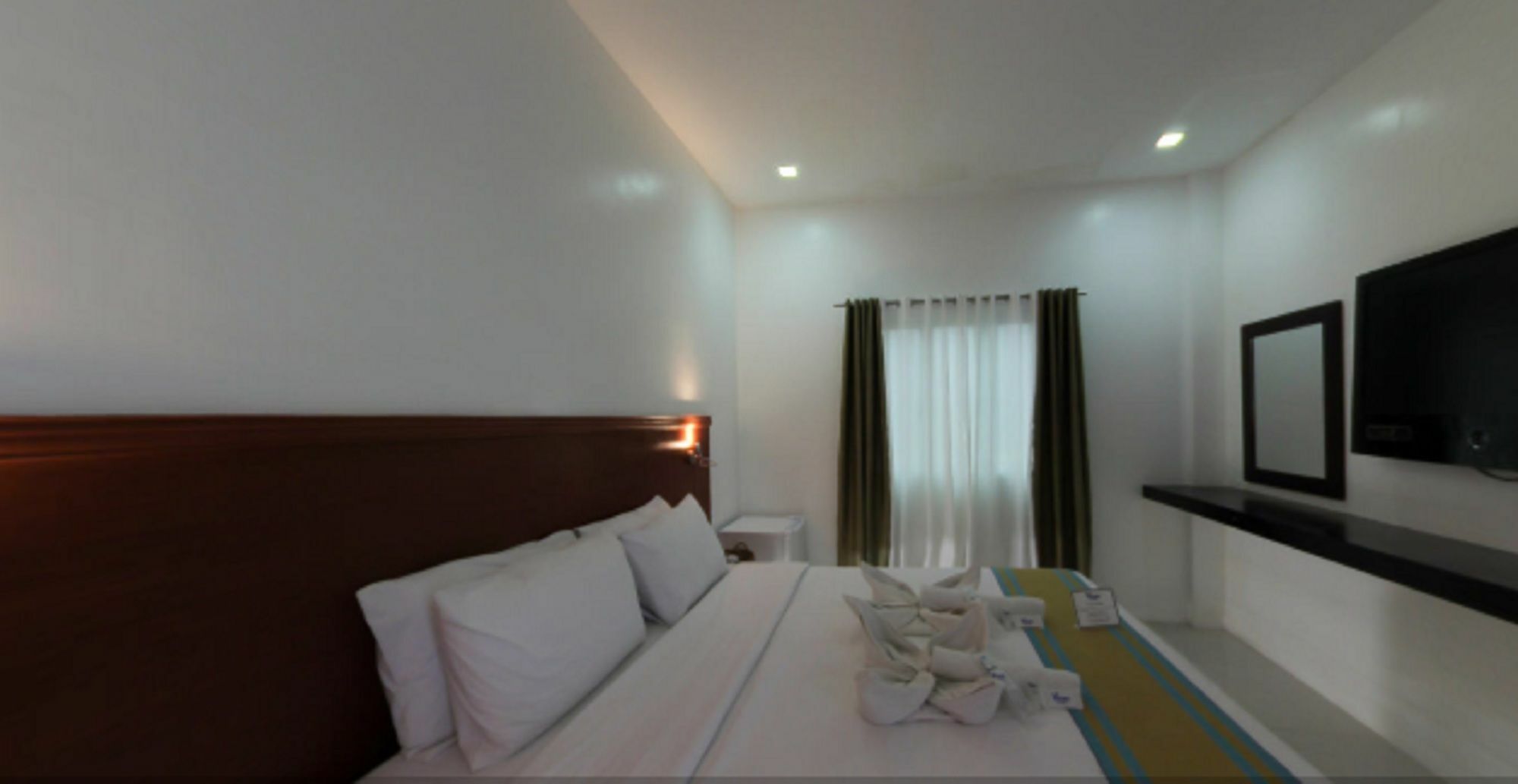 Viven Hotel Laoag Εξωτερικό φωτογραφία