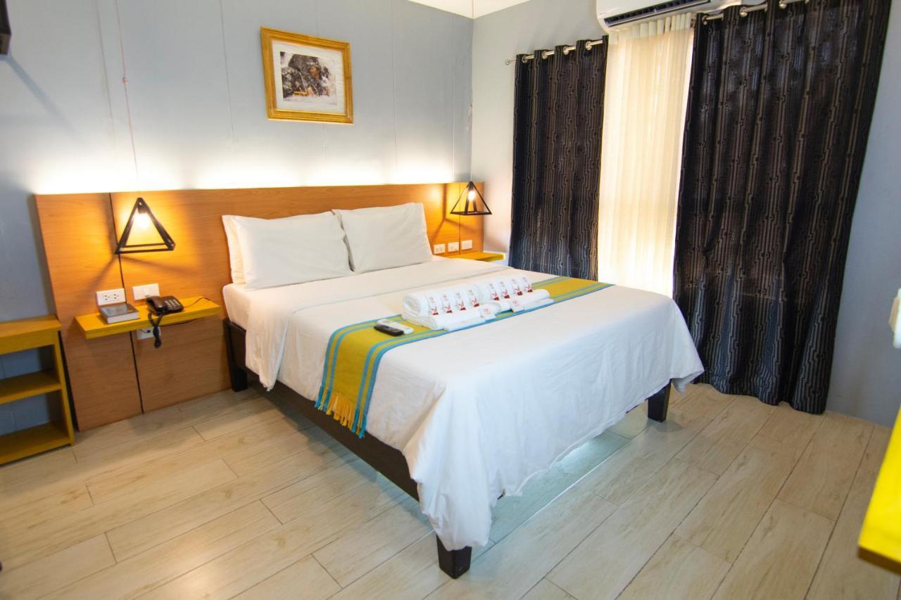 Viven Hotel Laoag Εξωτερικό φωτογραφία